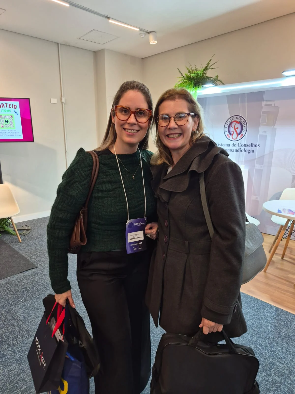 Lucia em um encontro do Conselho de Fonoaudiologia