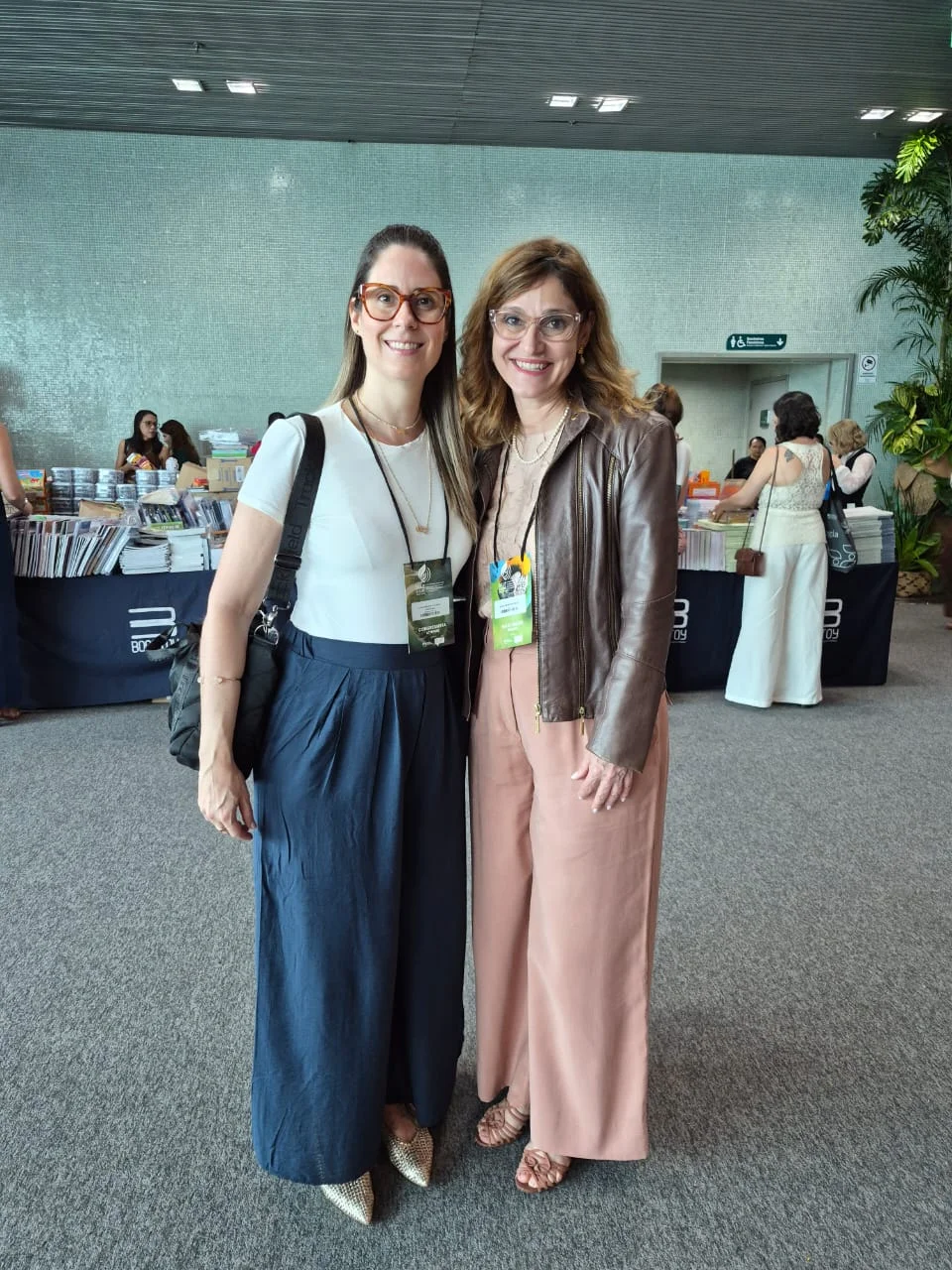 Encontro de participantes no espaço do evento